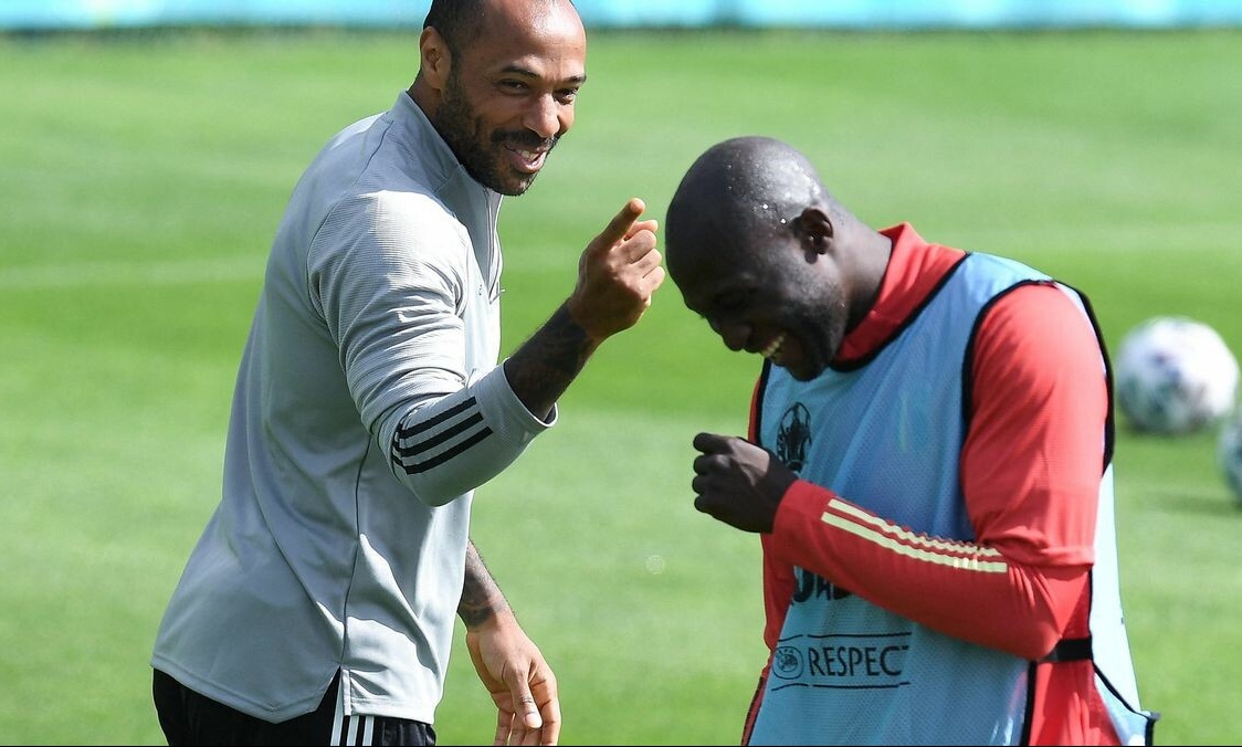 Euro 2020: Ο Τιερί Ανρί το 'χει ακόμα - «Χάζεψε» Ντε Μπρόινε και Λουκάκου στην προπόνηση