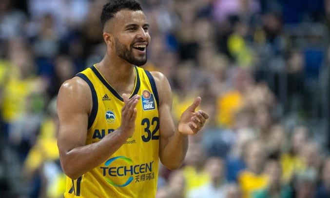 Άλμπα Βερολίνου: Τίμαν τριετίας