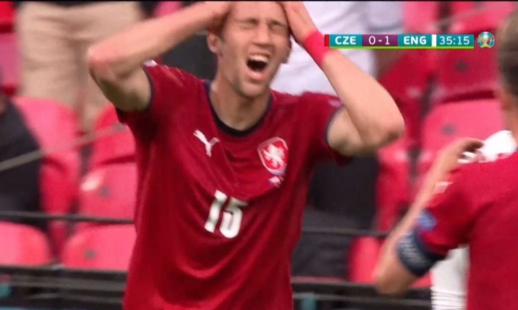 Euro 2020: Απίθανη ευκαιρία η Τσεχία - Έμεινε... αγαλμα ο Πίκφορντ (video)
