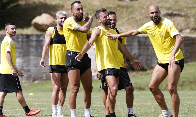 Άρης: Ο «φονιάς» Μάνος, τα τετ α τετ του Μάντζιου και η ατμόσφαιρα των οπαδών! (photos)