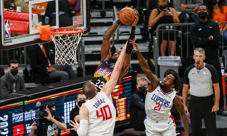 NBA: Μυθική ματσάρα και 2-0 οι Σανς με απίθανο buzzer beater (videos)