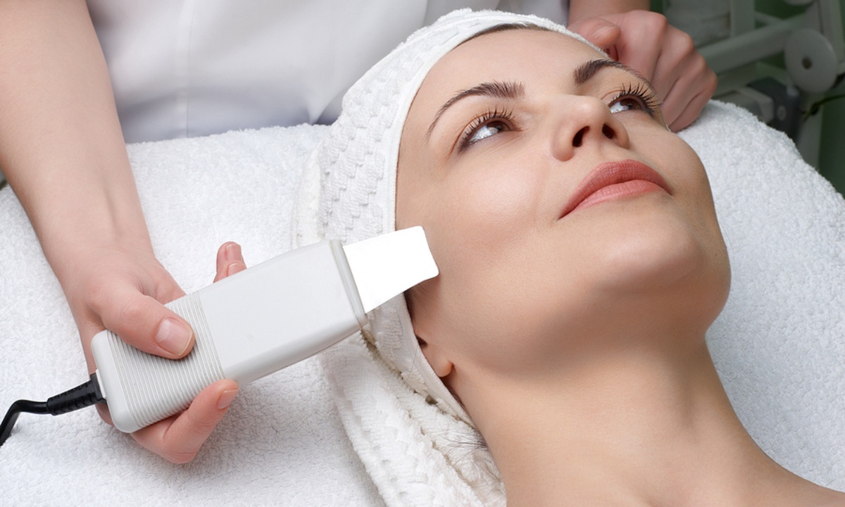 Περιποίηση προσώπου: Πιθανοί κίνδυνοι που κρύβουν δημοφιλείς πρακτικές (εικόνες)