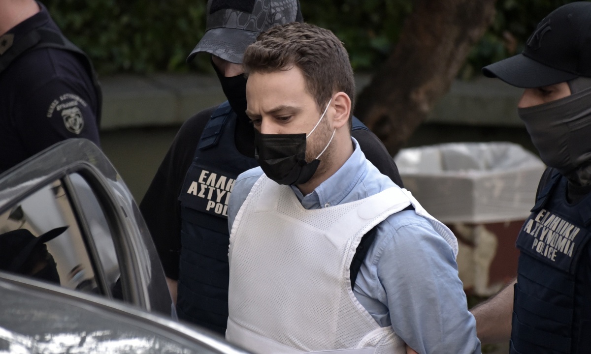 Γλυκά Νερά: Ξεσπά ο πατέρας της Καρολάιν - «Ξεριζώθηκε η καρδιά μου, θα έσπαγα το κεφάλι του Μπάμπη»