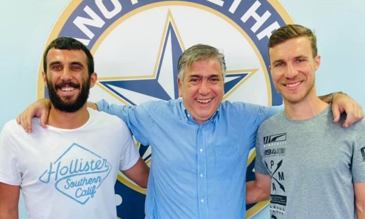 Αστέρας Βάρης: Τριπλή ανανέωση