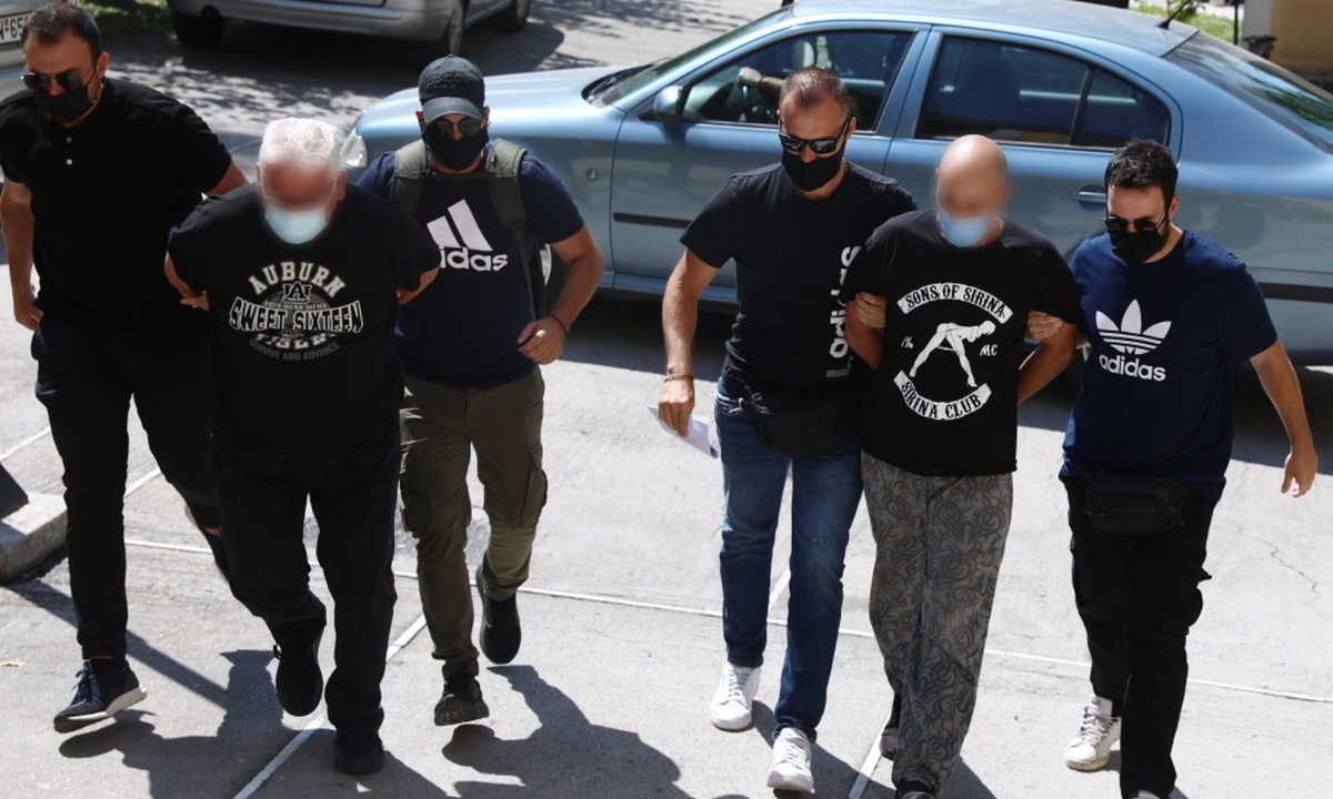 «Φυλάκισαν» και εξέδιδαν 19χρονη στην Ηλιούπολη: Τα 3 ερωτήματα της ΕΛ.ΑΣ. για την υπόθεση - σοκ