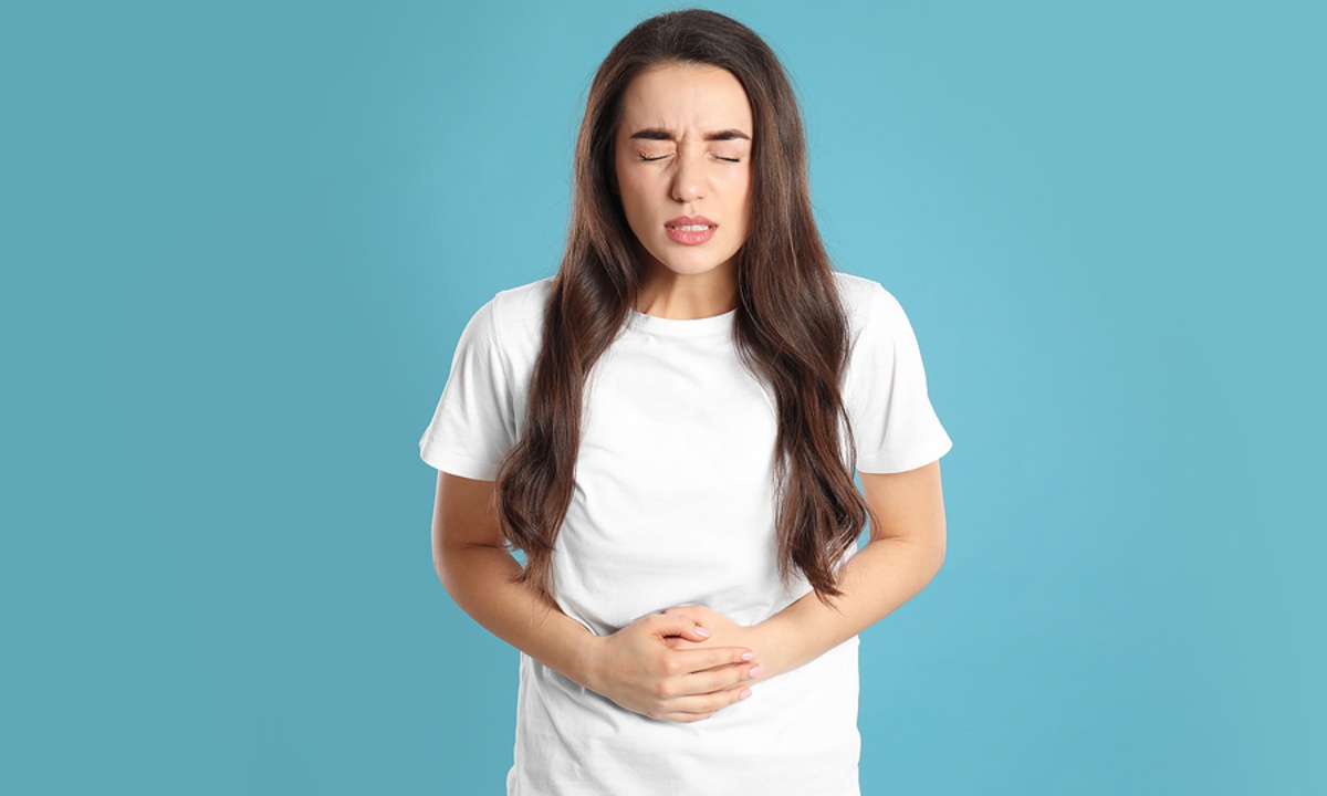 Στομαχόπονος μετά το φαγητό: Με ποιες παθήσεις συνδέεται (εικόνες)