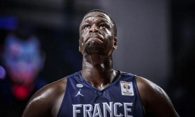 Ολυμπιακοί Αγώνες: Το εντυπωσιακό κάρφωμα του Φαλ κόντρα στην Team USA (video)