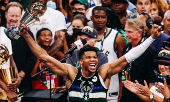 NBA: Οι καλύτερες στιγμές του Γιάννη Αντετοκούνμπο στους Τελικούς (photos+video)