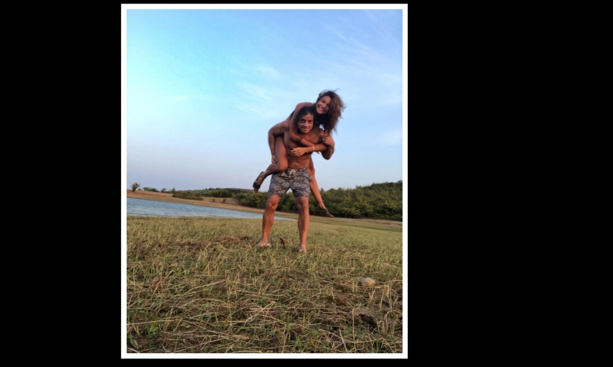 Ειρήνη Κολιδά: Οι άσεμνες χειρονομίες του συντρόφου της ξεσήκωσαν θύελλα αντιδράσεων - Άγριο κράξιμο