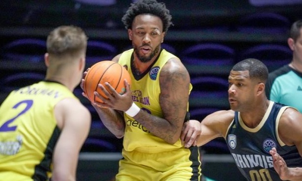 Προμηθέας: Κυνηγάει τον Μάιλς!