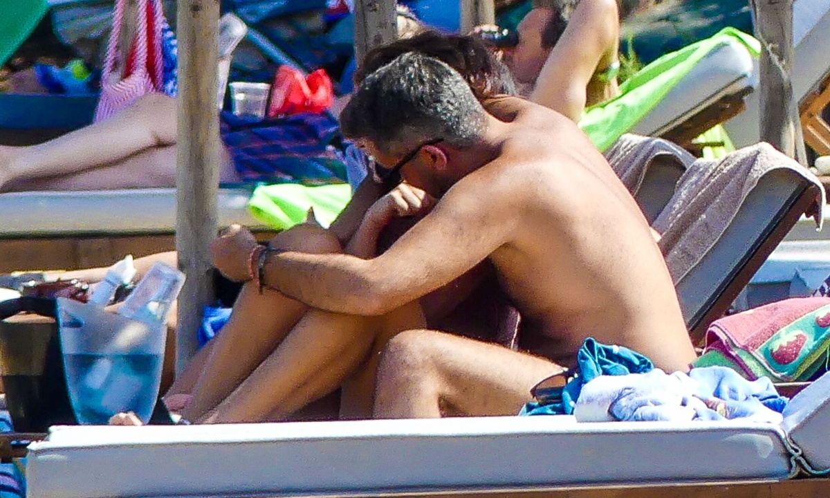 Παιδιά ήρεμα! Σας βλέπουν!