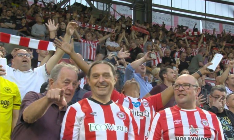 Premier League: Εκπληκτική ατμόσφαιρα και το πρώτο γκολ η Μπρέντφορντ! (Videos)