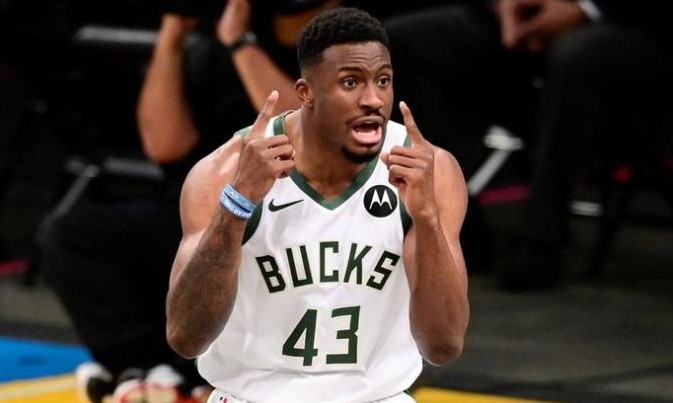 Αντετοκούνμπο: Στα 3,6 εκατομμύρια δολάρια η συμφωνία του Θανάση με τους Μπακς!