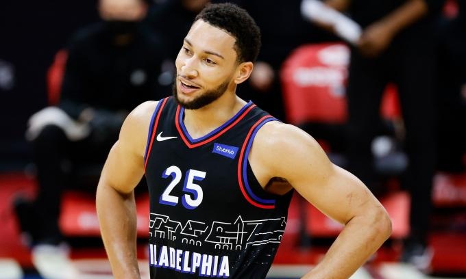 Σίξερς: «Φευγάτος» ο Σίμονς - Πιθανή η απουσία του από την προετοιμασία