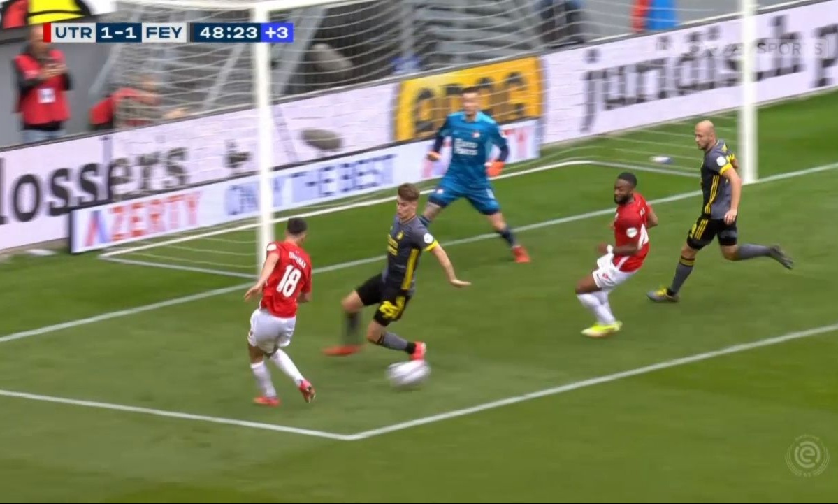 Eredivisie: Ο Δουβίκας οδήγησε την Ουτρέχτη σε θρίαμβο κόντρα στη Φέγενορντ (video)