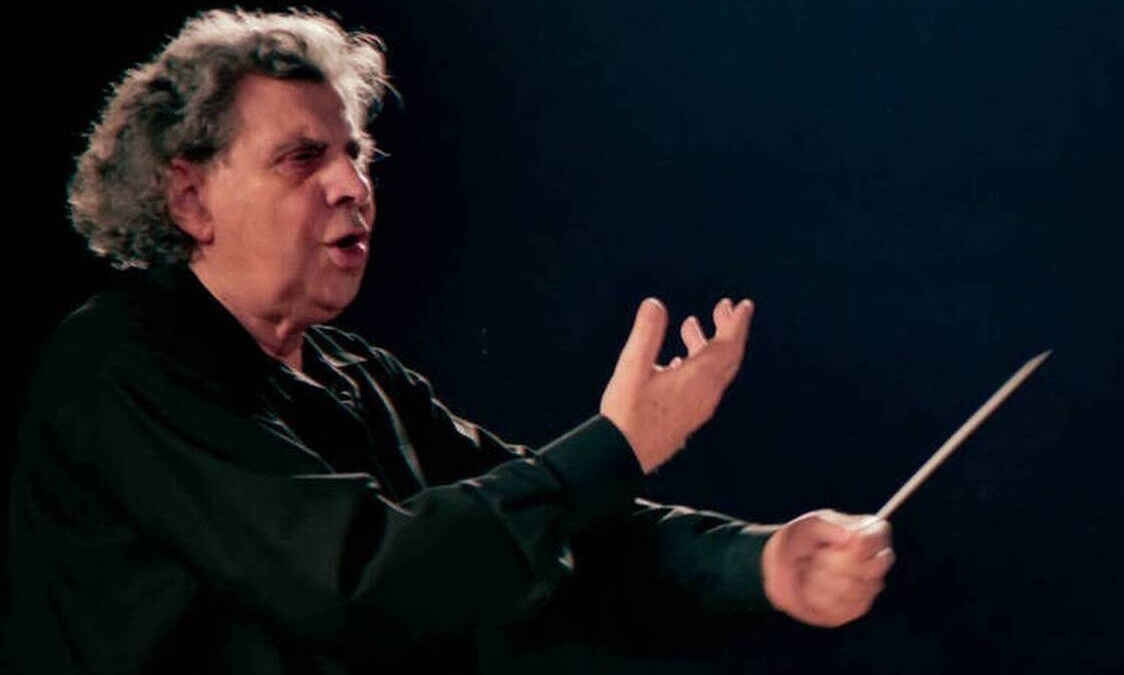 Μίκης Θεοδωράκης: «Μπλόκο» από το Πρωτοδικείο Αθηνών για την ταφή του στο Βραχάτι