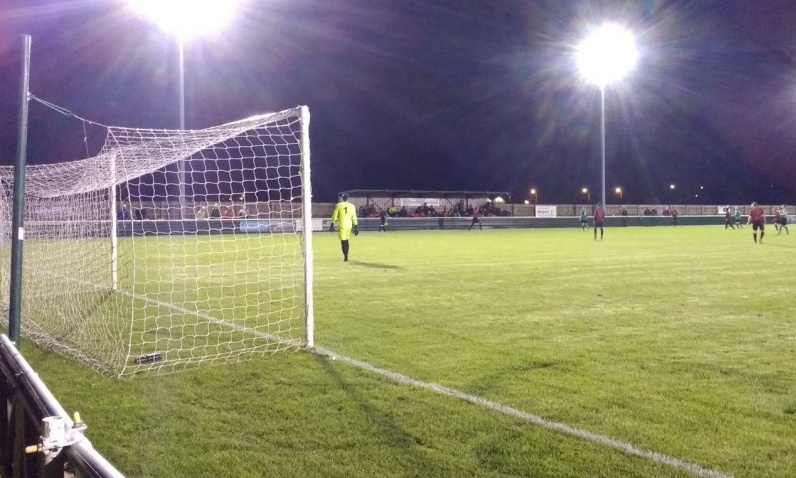 «Πάγωσαν» στην Αγγλία - Παίκτης κατέρρευσε στο γήπεδο (photos)