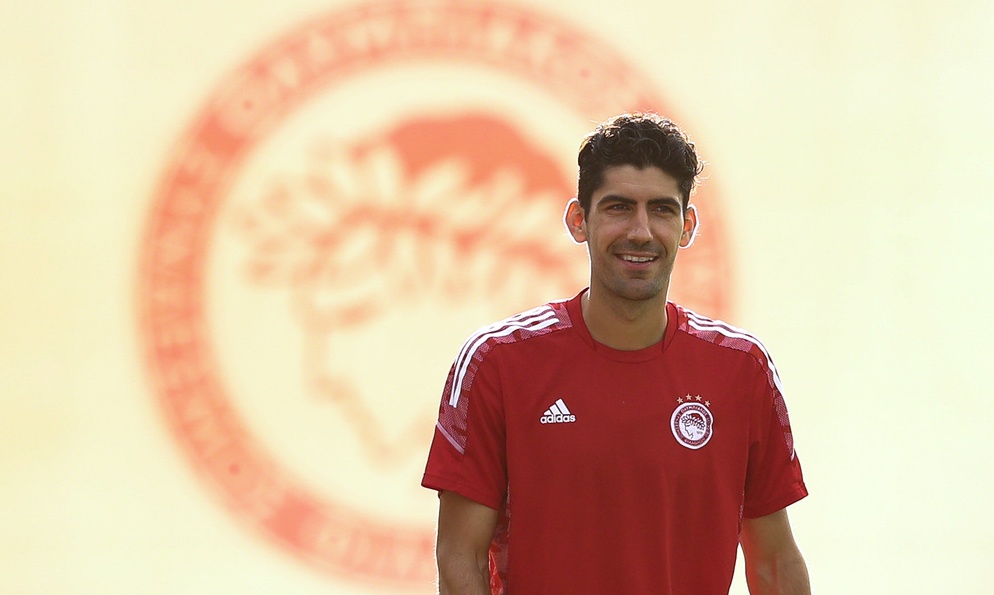 Ολυμπιακός: Στο λιμάνι έως το 2024 ο Μπουχαλάκης (photos+video)