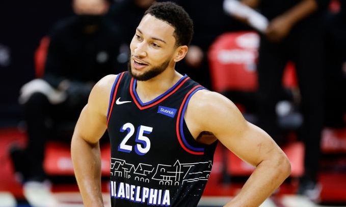 ΝΒΑ: Βαθιά το χέρι στην τσέπη ο Σίμονς