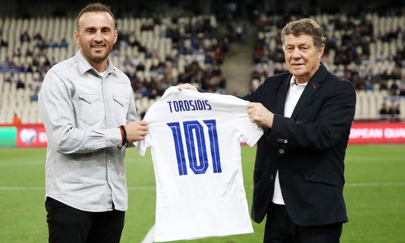 Ελλάδα-Σουηδία: Παρών ο βασιλιάς Ρεχάγκελ - Βραβεύθηκε ο Τοροσίδης (video+photos)