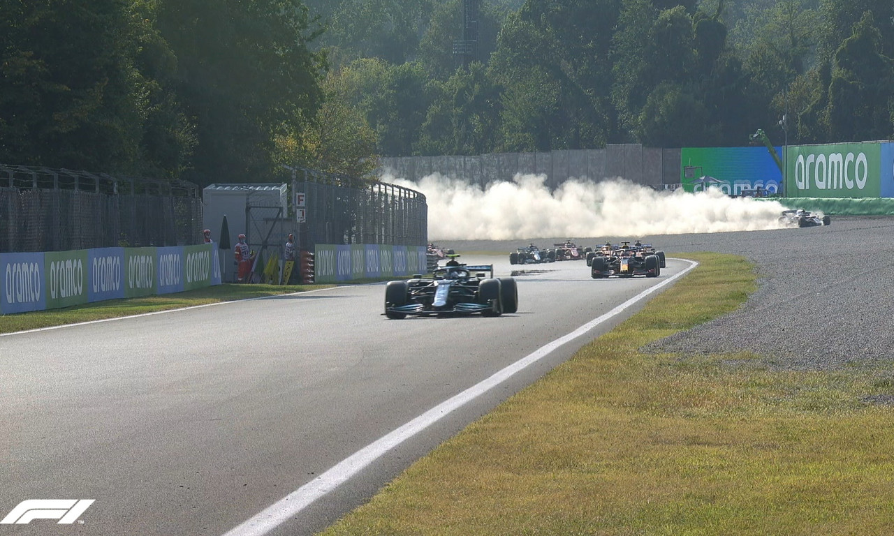 Formula 1: Ατύχημα για τον Σάινθ – Προσέκρουσε στις μπάρες (photos)