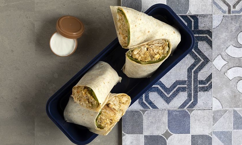 Άκης Πετρετζίκης: Burritos με κοτόπουλο