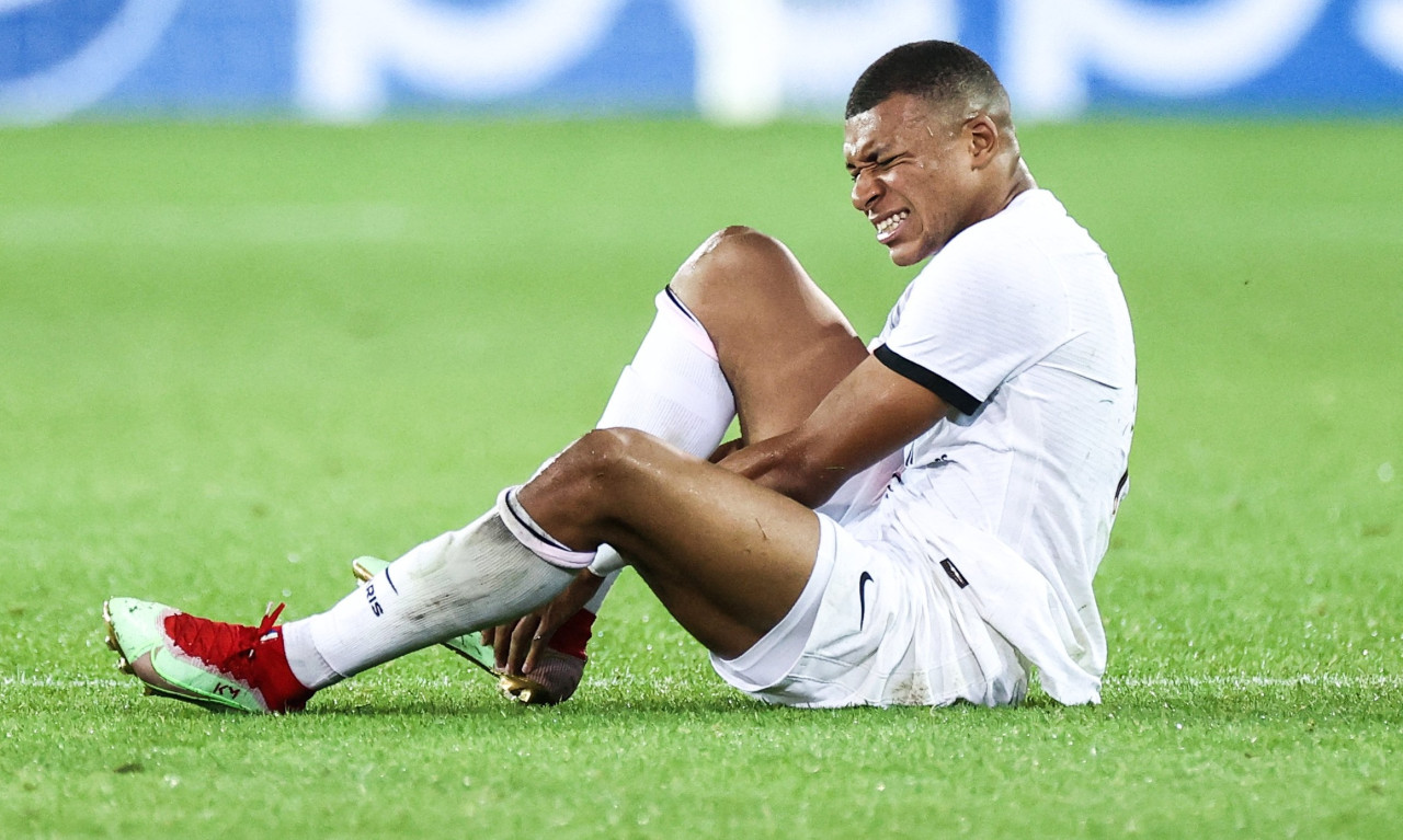 Champions League: Συναγερμός με Εμπαπέ στην Παρί Σεν Ζερμέν - Τραυματίστηκε και αποχώρησε