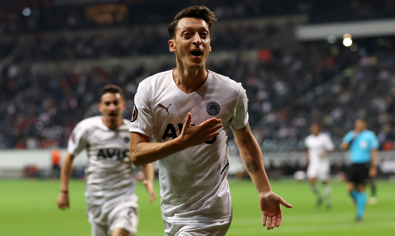Europa League: «Πάγωσε» την Φρανκφούρτη ο Οζίλ (video)