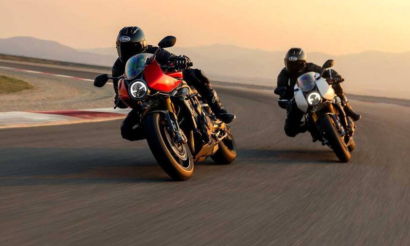 Triumph Speed Triple RR: Ποιος είπε ότι τα cafe racer είναι μόνο εμφάνιση;