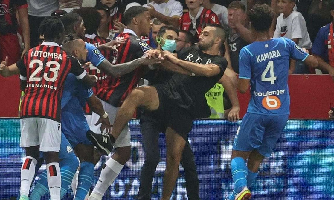 Ligue 1: Με φυλάκιση απειλείται ο οπαδός που κλώτσησε τον Παγιέτ!