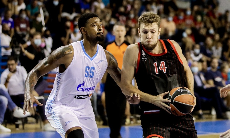 Ολυμπιακός: Συμφωνία με Βεζένκοφ