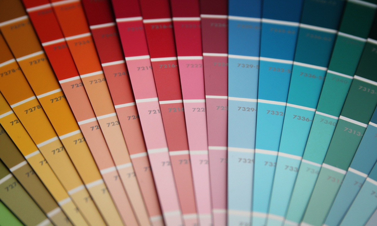 Τι δείχνει το χρώμα των ούρων για την υγεία σας (εικόνες)