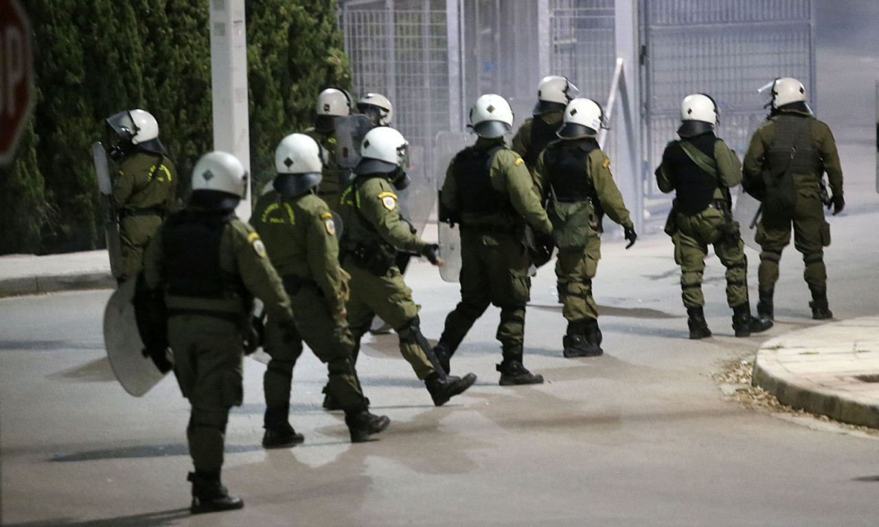 Ξεκίνησε… νωρίς το ντέρμπι Ολυμπιακός-Παναθηναϊκός: Επεισόδια οπαδών στη Μαλακάσα