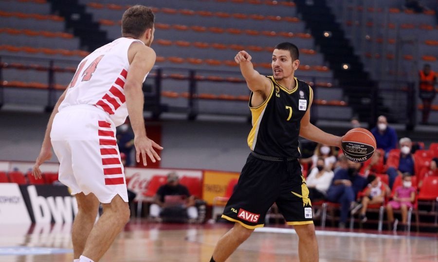 Ολυμπιακός-ΑΕΚ: Έβαλε... δύσκολα στο ξεκίνημα με εντυπωσιακό Φλιώνη (video)