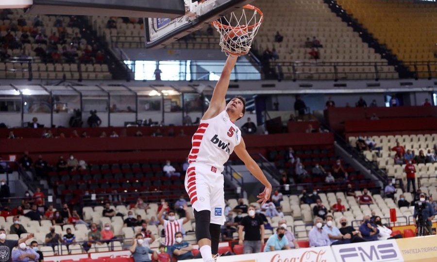 Ολυμπιακός-ΑΕΚ 103-78: Τα highlights από την επιτυχημένη επιστροφή στην Basket League (video)