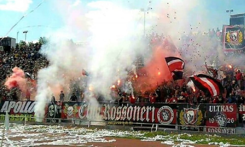 Rossoneri: «Δύο χρόνια, δύο υποβιβασμοί και θεωρείς τον εαυτό σου προπονητή;»