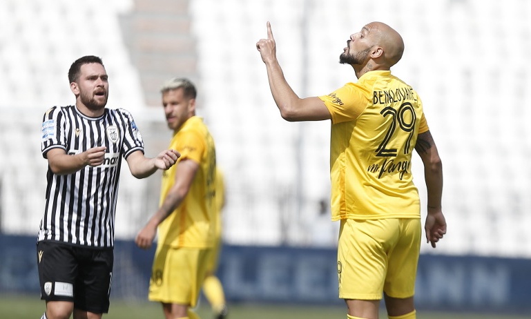 Άρης: Ο Μπεναλουάν τα «έσπασε» στα μπουζούκια - Ποια τραγουδίστρια του τράβηξε την προσοχή (photos)