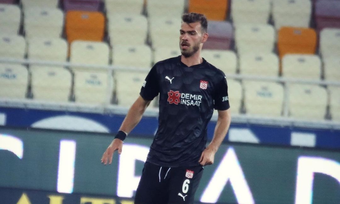 Δημήτρης Γούτας: Περιζήτητος στην Τουρκία - Πρόταση γάμου στον Βόσπορο