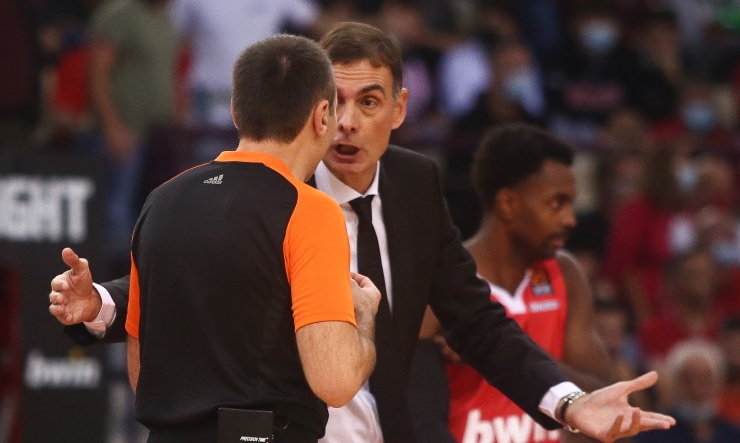 Ολυμπιακός-Ζαλγκίρις: Έκρηξη Μπαρτζώκα στο ΣΕΦ - Τραυματίστηκε στο χέρι (photos)