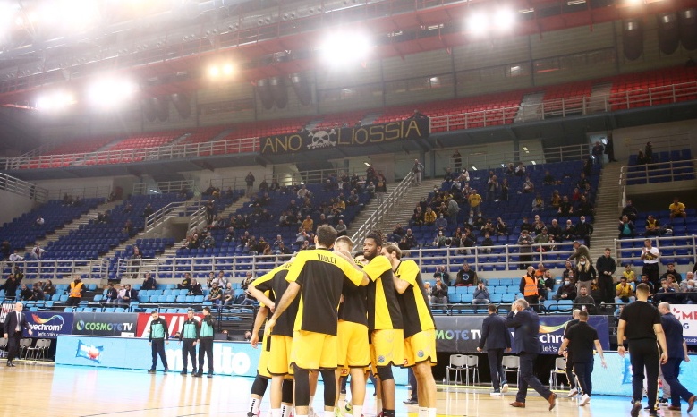 Απίθανα πράγματα στο κλειστό της ΑΕΚ - Κάλυψαν την οροφή με μουσαμάδες