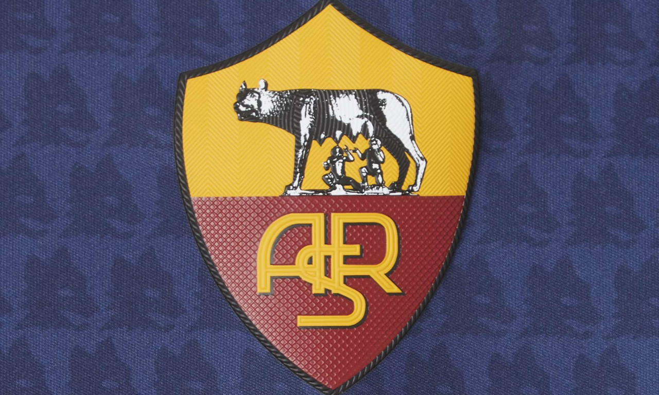 Ρόμα: Αποκάλυψε την τέταρτη φανέλα της σεζόν (Photos)