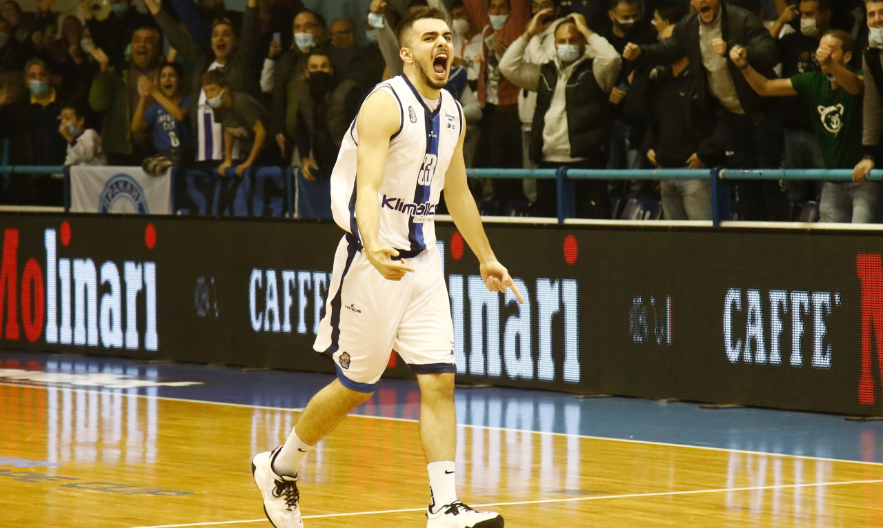 Ηρακλής-Ολυμπιακός: Καρέ καρέ το τρίποντο της παράτασης και το φάουλ που δεν δόθηκε (videos+photos)