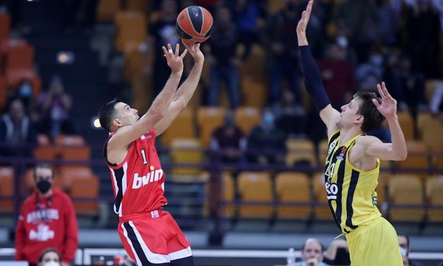 Ολυμπιακός-Σλούκας: «Αδερφικός φίλος ο Βέσελι»