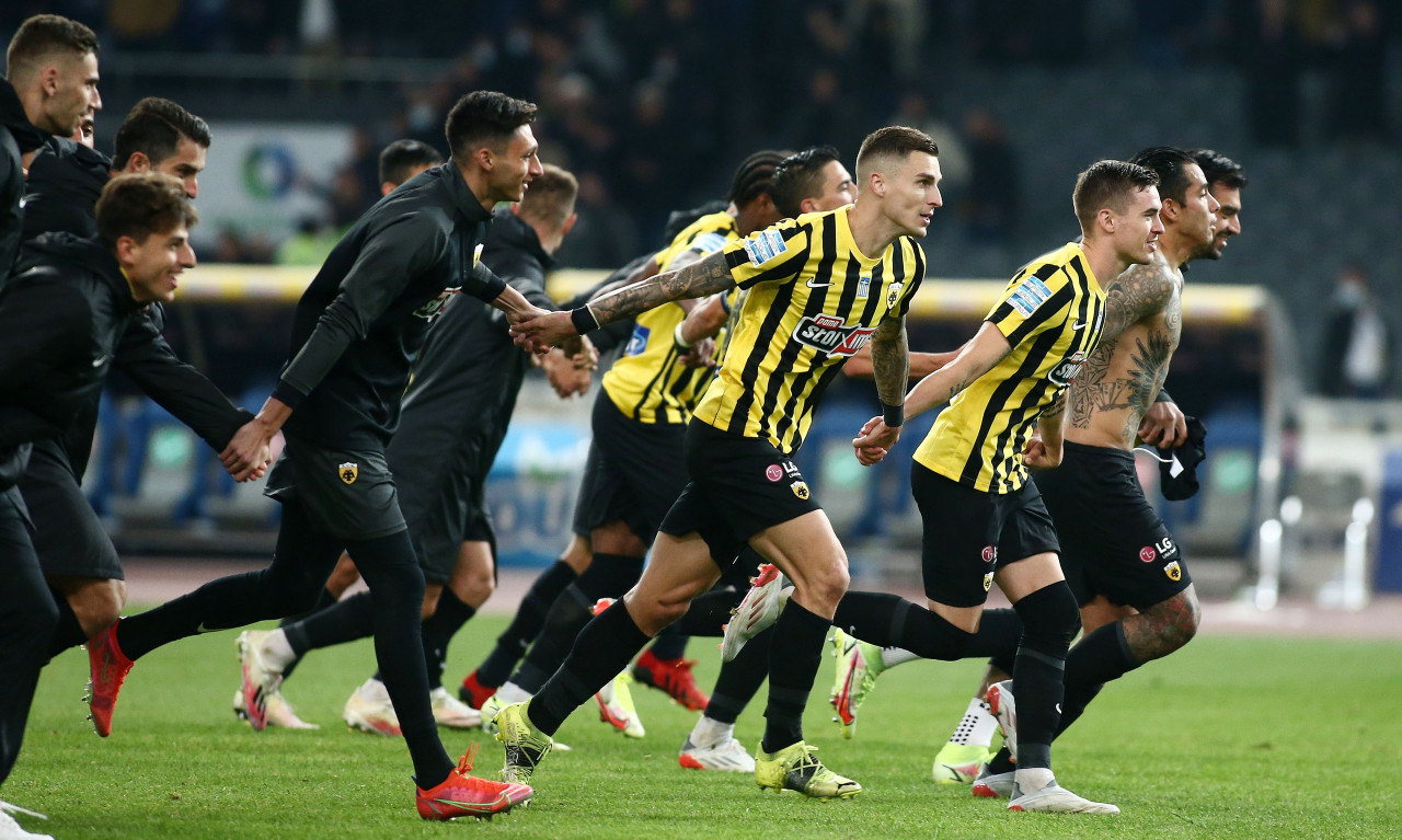 Super League: Στο -1 η ΑΕΚ από Ολυμπιακό, στο -9 ο Παναθηναϊκός - Η βαθμολογία