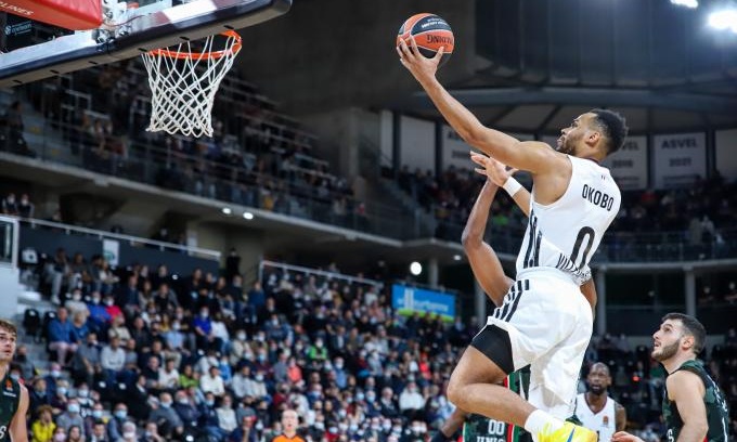 Βιλερμπάν-Ούνικς Καζάν 85-82: Τζόουνς και Οκόμπο λύγισαν τον Χεζόνια (video)