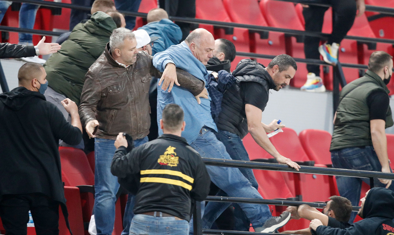 Βόλος-Άρης: Επικοινωνία Καρυπίδη-Μπέου - «Δεν είχαν εισιτήρια, είναι αληταράδες»