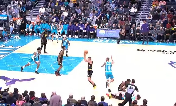 NBA: Κυριαρχία Στεφ Κάρι στο Top 10 (video)