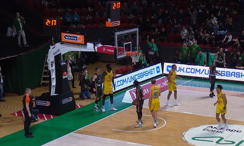 Το κάρφωμα της χρονιάς ο Χεζόνια! «Κατάπιε» το θηρίο της Άλμπα και τον εξόργισε (video+photos)