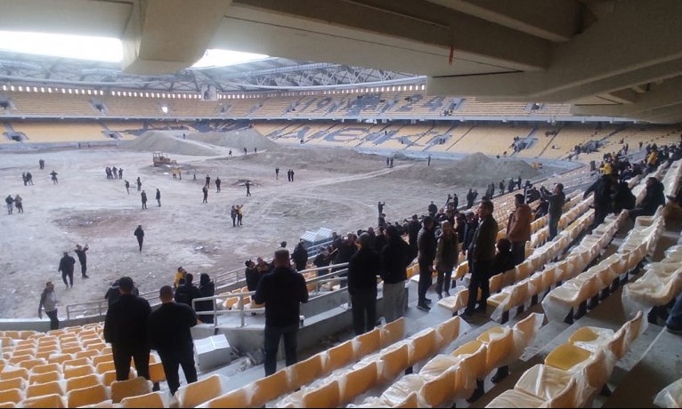 AEK-Ολυμπιακός: «Ζέσταμα» πριν το ντέρμπι - Οπαδοί στην Αγιά Σοφιά (videos)