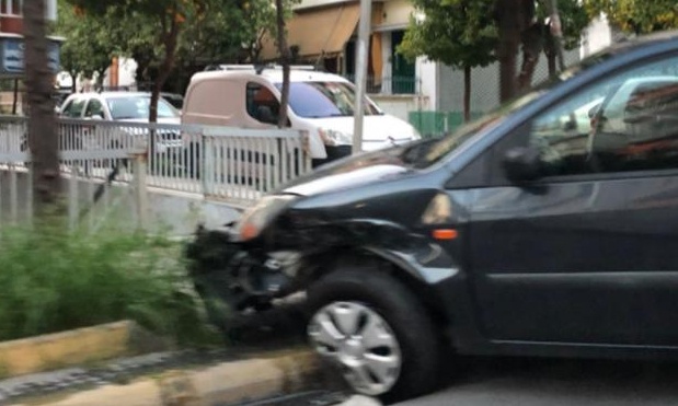 Σοβαρό τροχαίο έξω από γήπεδο της Προοδευτικής